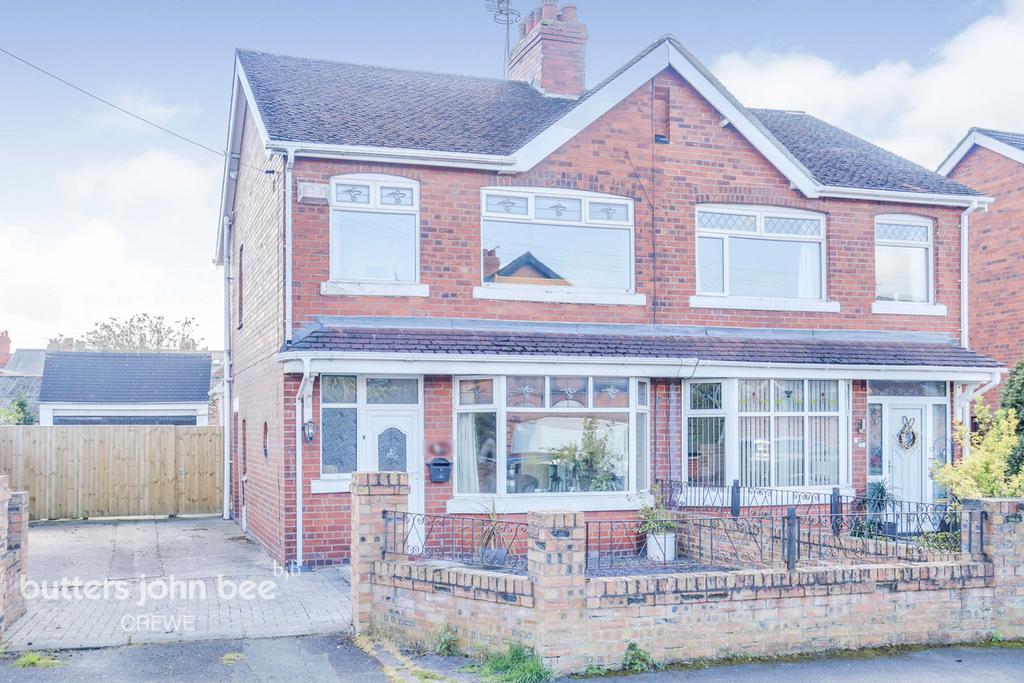 Tynedale Avenue, Crewe 2 bed semidetached house £200,000