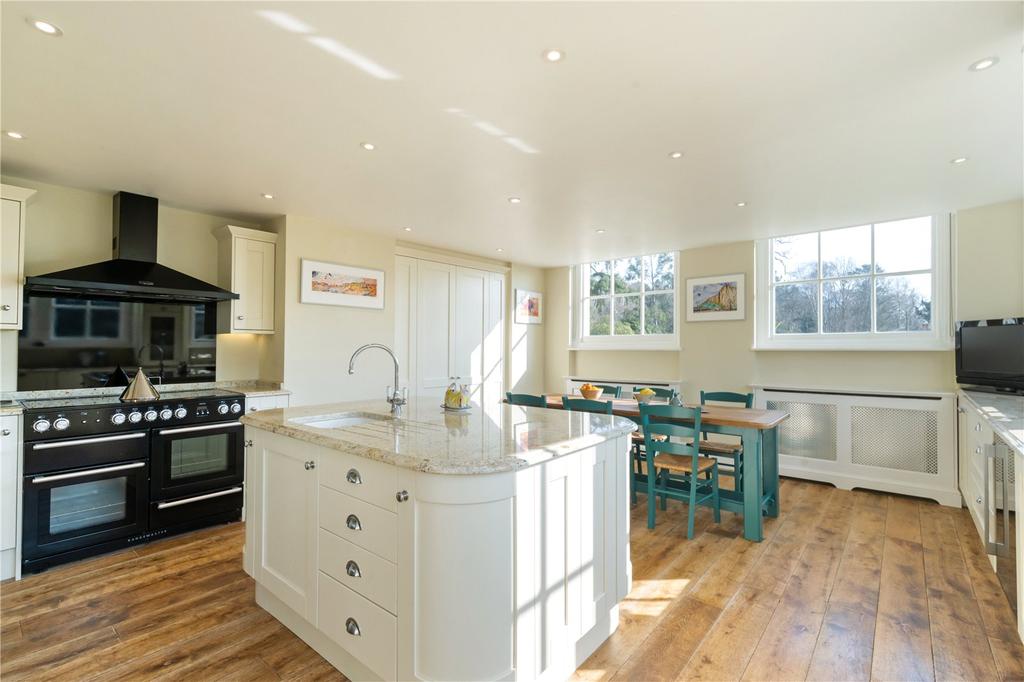 Kitchen/Breakfast Rm