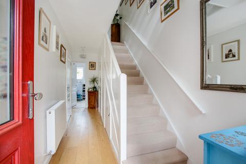 6 Elmcroft Close, London, W5 2HQ