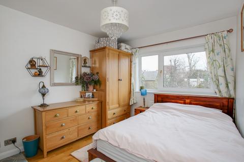 6 Elmcroft Close, London, W5 2HQ