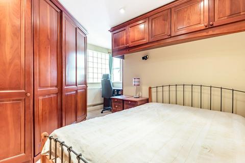 Flat I, 24 Redan Place, London, W2 4SA