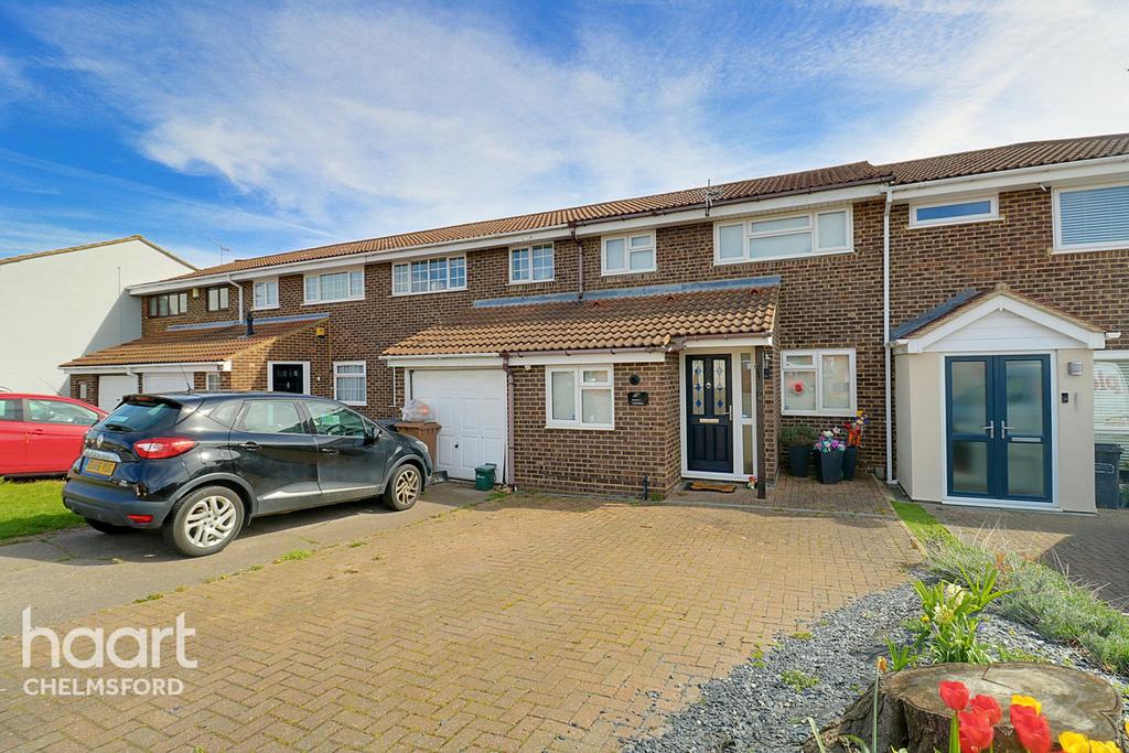 Petunia Crescent, Chelmsford 3 bed terraced house £375,000