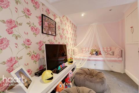 80 Petunia Crescent, Chelmsford, CM1 6YR