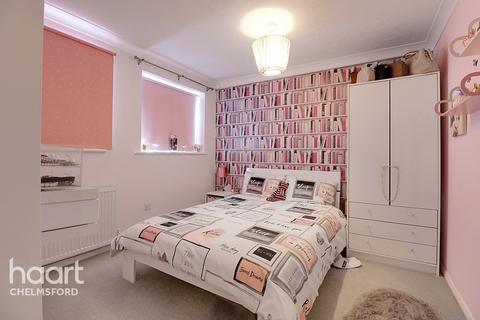 80 Petunia Crescent, Chelmsford, CM1 6YR