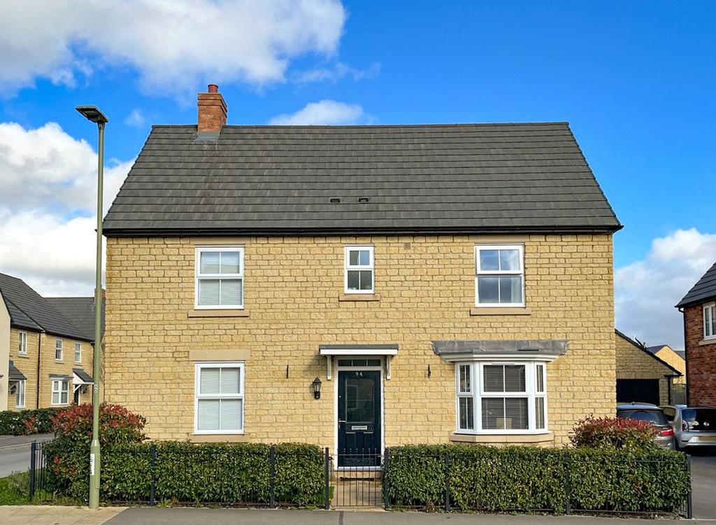 Elmhurst Way, Carterton, OX18 4 bed detached house £1,825 pcm (£421 pw)