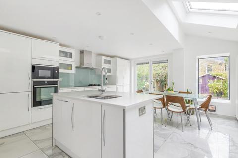 32 Brouncker Road, London, W3 8AQ