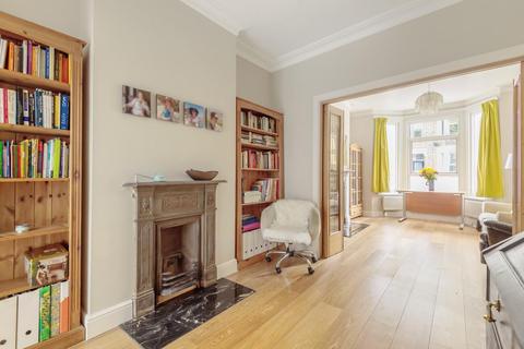 32 Brouncker Road, London, W3 8AQ