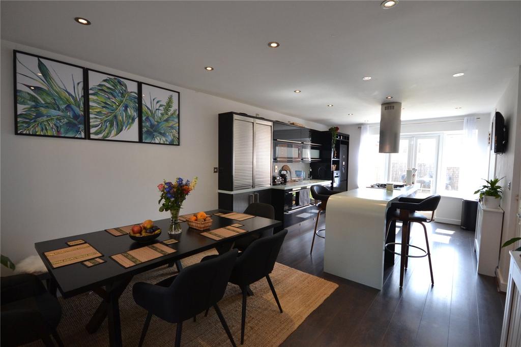Kitchen/Dining