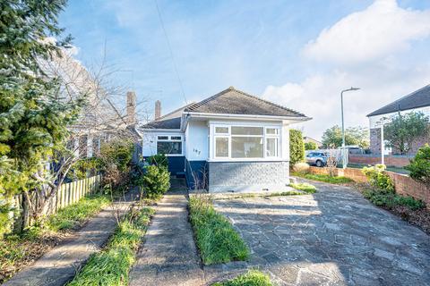 2 bedroom detached bungalow for sale, Woodside, Leigh-on-sea, SS9