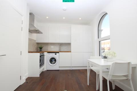 Stockwell Road, London, SW9