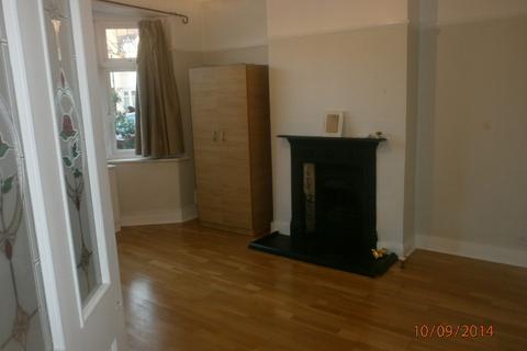 5 bedroom end of terrace house to rent, Mill Lane,  Romford, RM6