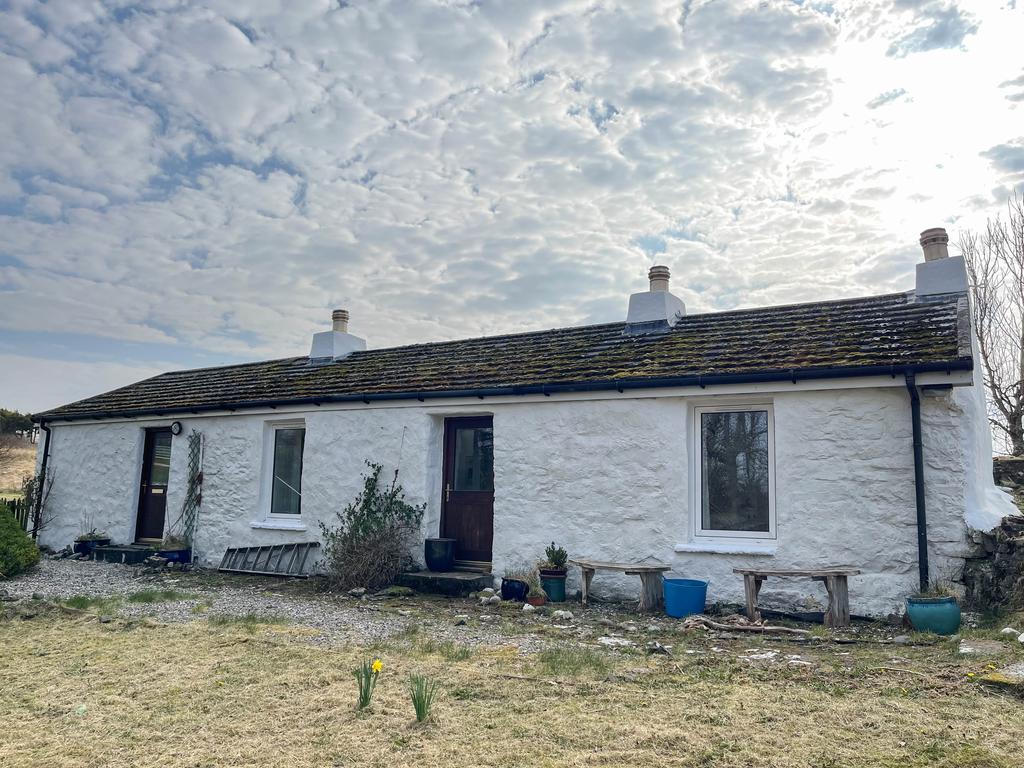 Lower Breakish, Broadford IV42 2 bed detached house for sale £190,000