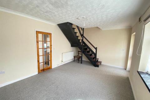 3 bedroom townhouse to rent - Simon Close, West Bromwich, Birmingham, B71 3LJ