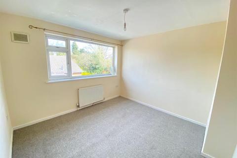 3 bedroom townhouse to rent - Simon Close, West Bromwich, Birmingham, B71 3LJ