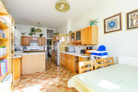 26 Bargery Road, London, SE6 2LN