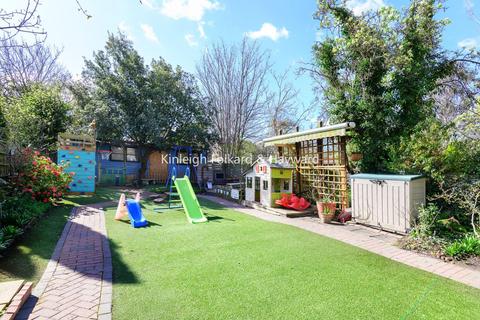 26 Bargery Road, London, SE6 2LN