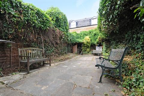 31 Dalling Road, London, W6 0JD