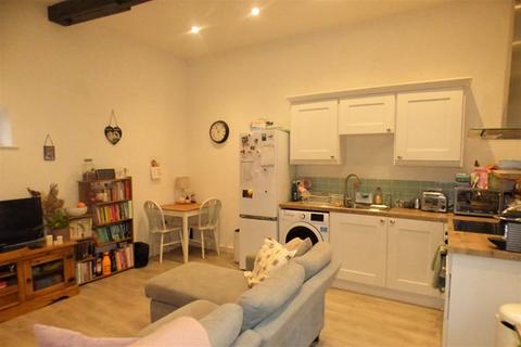 1 bedroom flat to rent, Refurbished ground floor flat