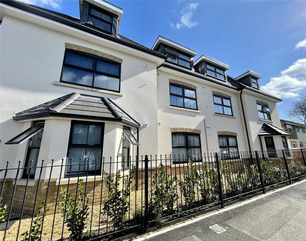 Yarmouth Road, Poole, Dorset, BH12 1 bed apartment £950 pcm (£219 pw)