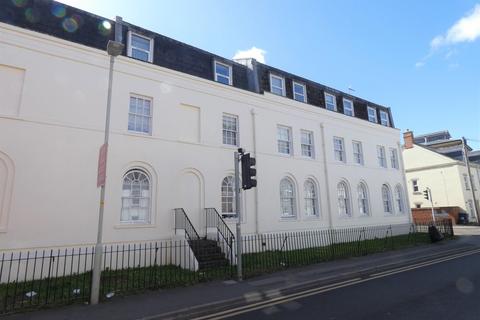 2 bedroom flat to rent, Brunswest Court, Parliament Street