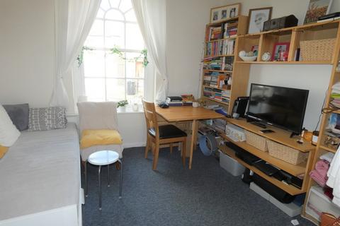 2 bedroom flat to rent, Brunswest Court, Parliament Street