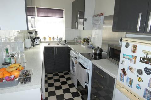 2 bedroom flat to rent, Brunswest Court, Parliament Street