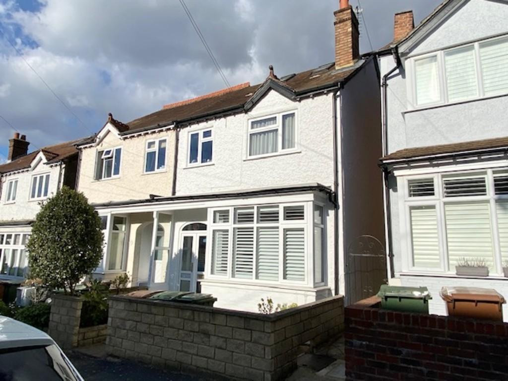 Wallace Crescent, Carshalton 4 bed semidetached house £585,000