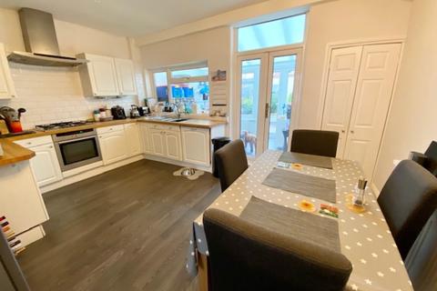 19 Wallace Crescent, Carshalton, SM5 3SU
