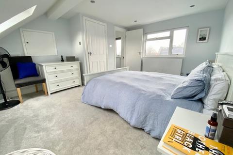 19 Wallace Crescent, Carshalton, SM5 3SU