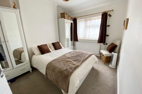 19 Wallace Crescent, Carshalton, SM5 3SU