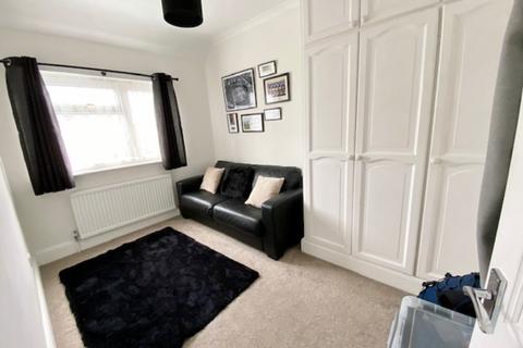 19 Wallace Crescent, Carshalton, SM5 3SU
