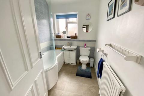 19 Wallace Crescent, Carshalton, SM5 3SU