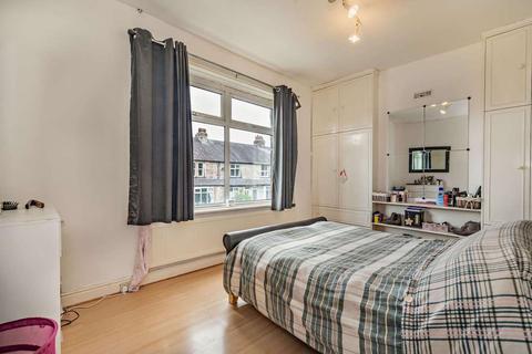 4 bedroom end of terrace house for sale - Burke Street, Harrogate, HG1 4NR