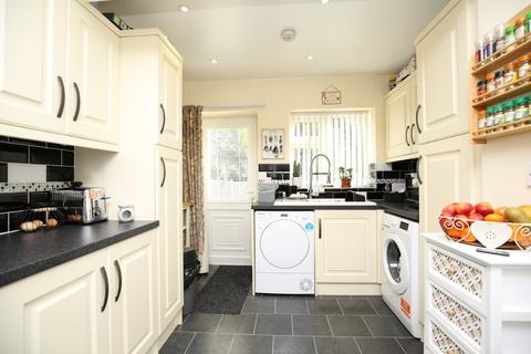 12 Greendale Road, Atherstone, CV9 1EG