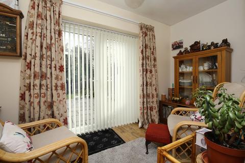 12 Greendale Road, Atherstone, CV9 1EG