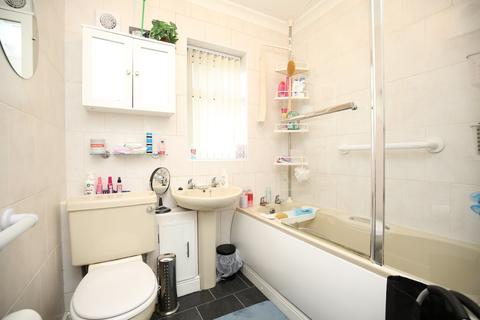 12 Greendale Road, Atherstone, CV9 1EG