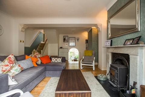 2 bedroom terraced house to rent, Carlyle Street, Brighton