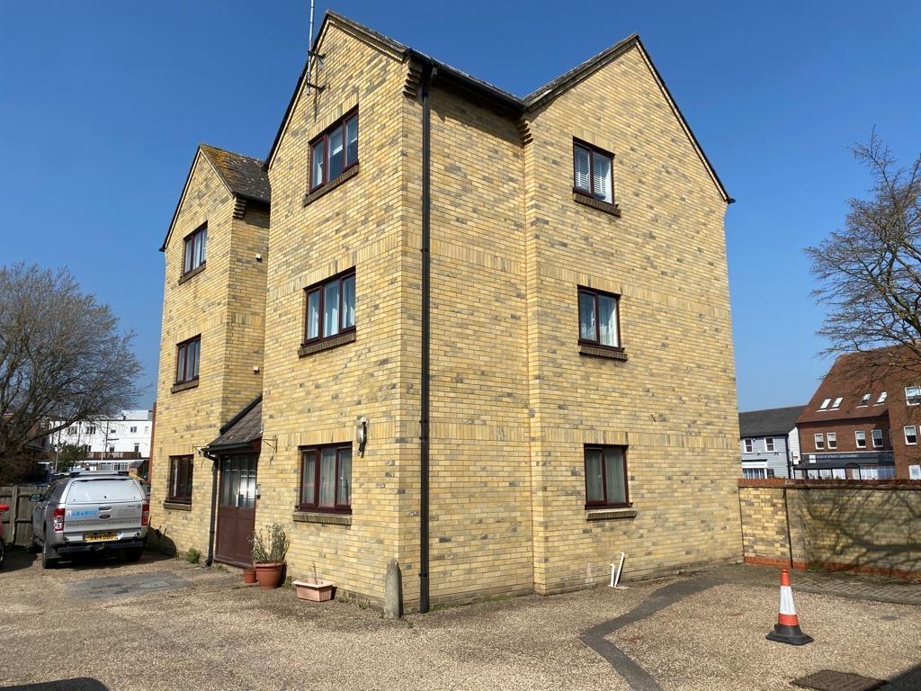 Mildmay Road, Chelmsford 1 bed apartment £850 pcm (£196 pw)