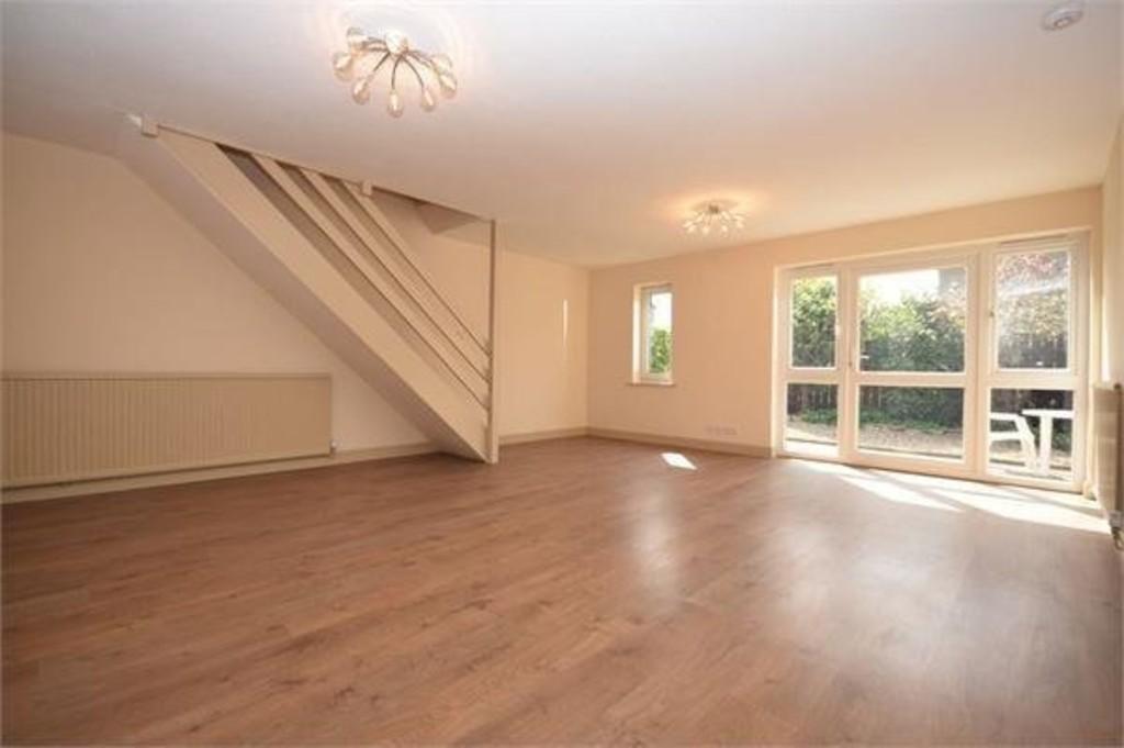 Thetford Close, Corby 4 bed link detached house £265,000
