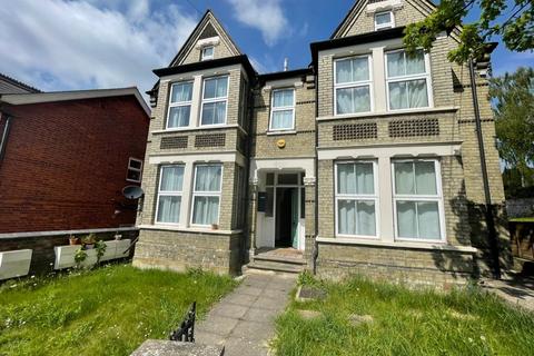 1 bedroom apartment to rent - Priory Road, Hp13