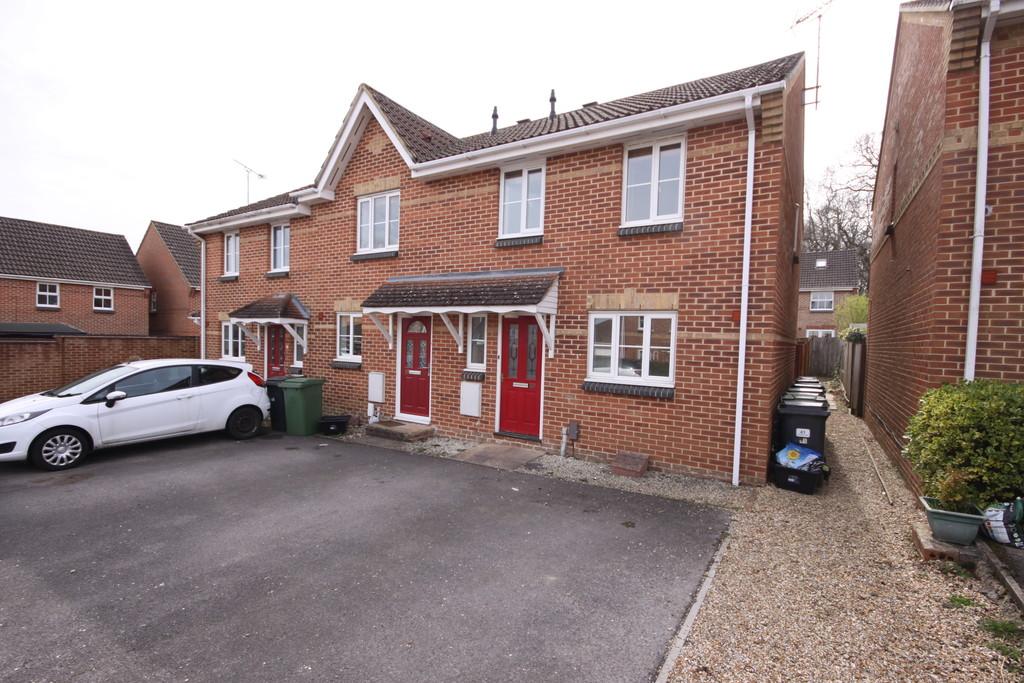 Lovage Road, Whiteley 3 bed end of terrace house £1,350 pcm (£312 pw)