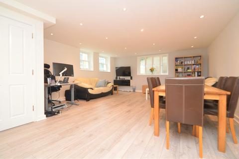 Flat 2, New Walpole House Fountain Close, London, SE18 6XL