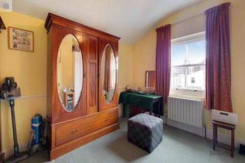 17 Ermine Road, London, SE13 7JT