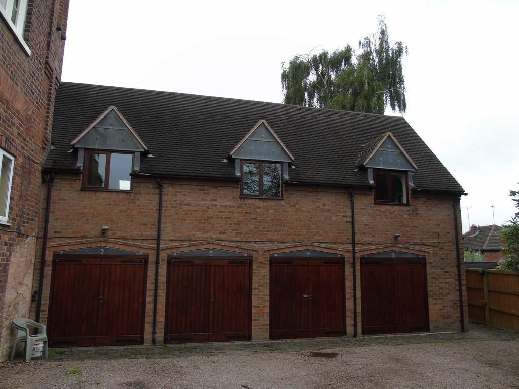 Church Road, Oldswinford, Stourbridge 1 bed flat £650 pcm (£150 pw)