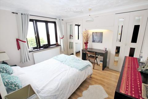 55 Whitehill Road, Crayford, Dartford, DA1 4AB
