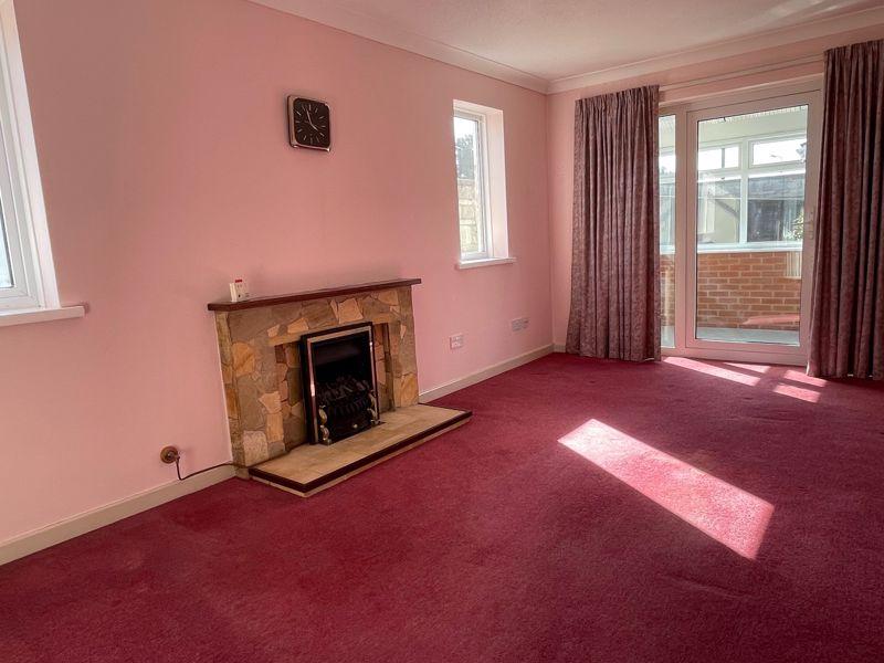 Golf Links Road, BurnhamOnSea 2 bed detached bungalow £325,000