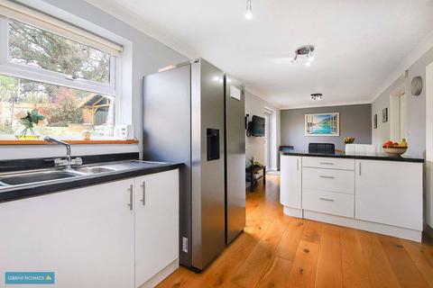 29 Stutts End, Cotford St Luke, Taunton, TA4 1NX