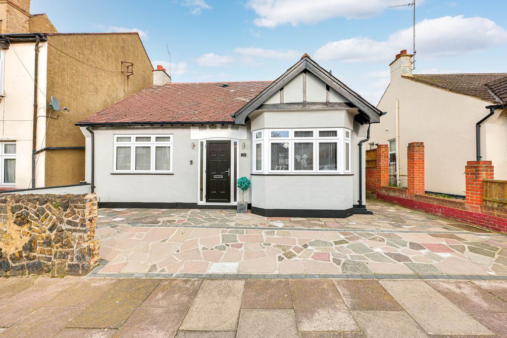 Silverdale Avenue, Westcliffonsea, SS0 4 bed detached house £450,000