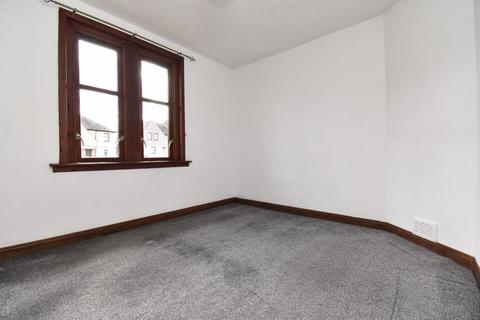 3 bedroom apartment to rent, Dryburgh Avenue, Denny