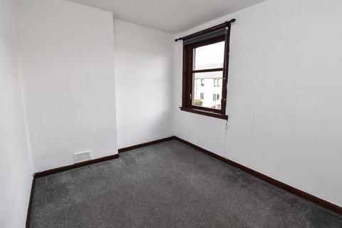 3 bedroom apartment to rent, Dryburgh Avenue, Denny